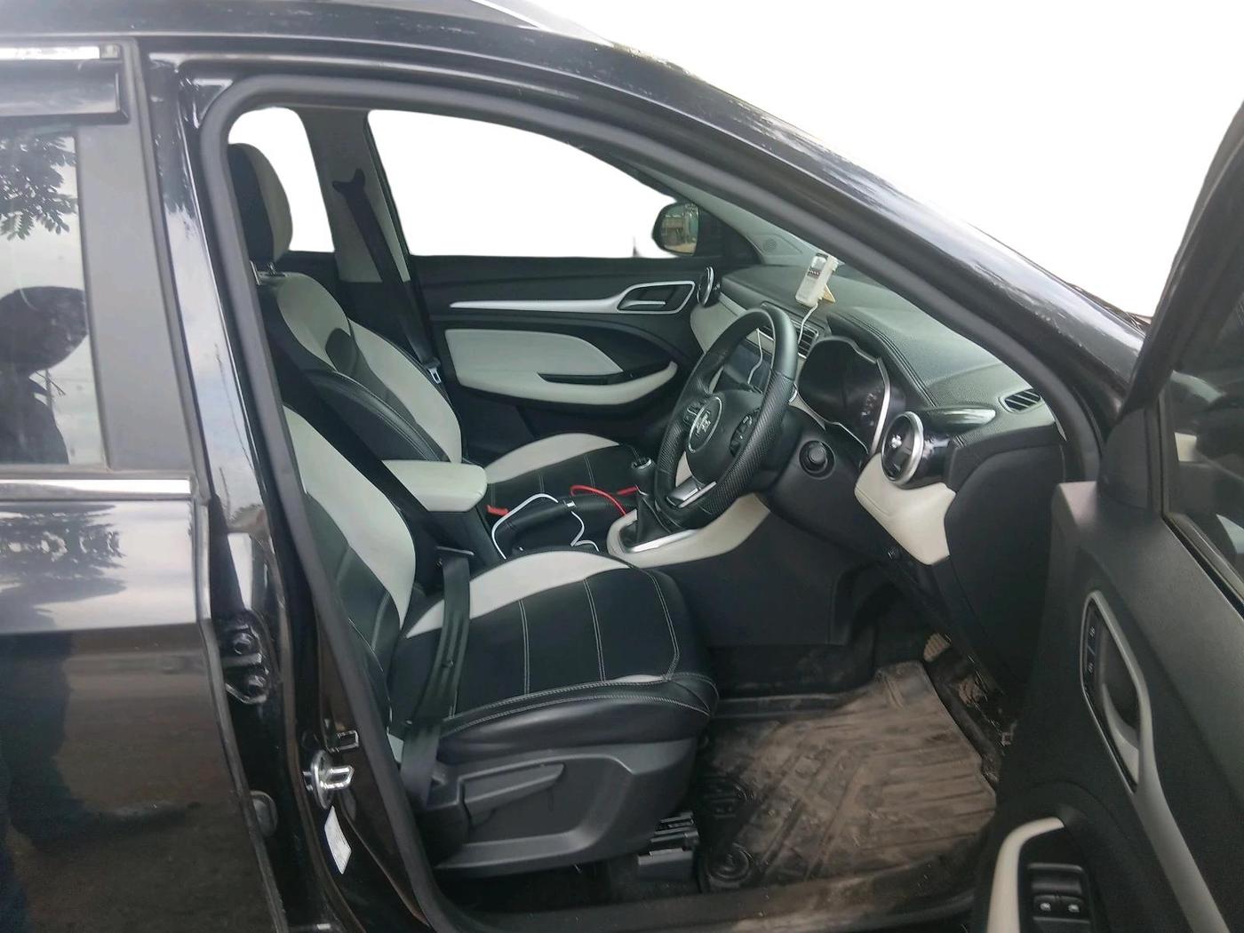 2024 MG ASTOR Shine 1.5 MT (Ivory), Petrol, Manual, 8,475 km, interior