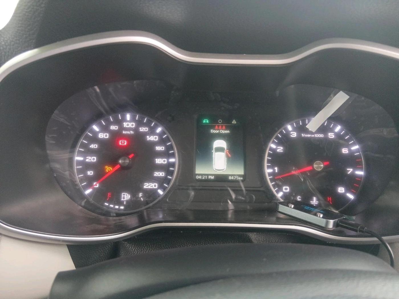 2024 MG ASTOR Shine 1.5 MT (Ivory), Petrol, Manual, 8,475 km, interior