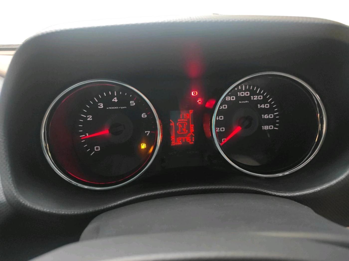 2017 Mahindra TUV300 T8, Diesel, Manual, 1,27,751 km, interior