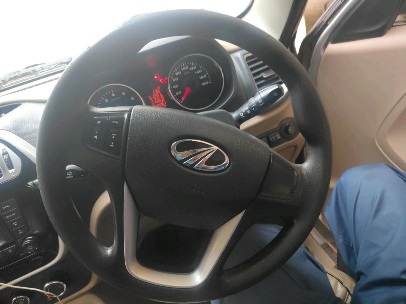 2017 Mahindra TUV300 T8, Diesel, Manual, 1,27,751 km, interior