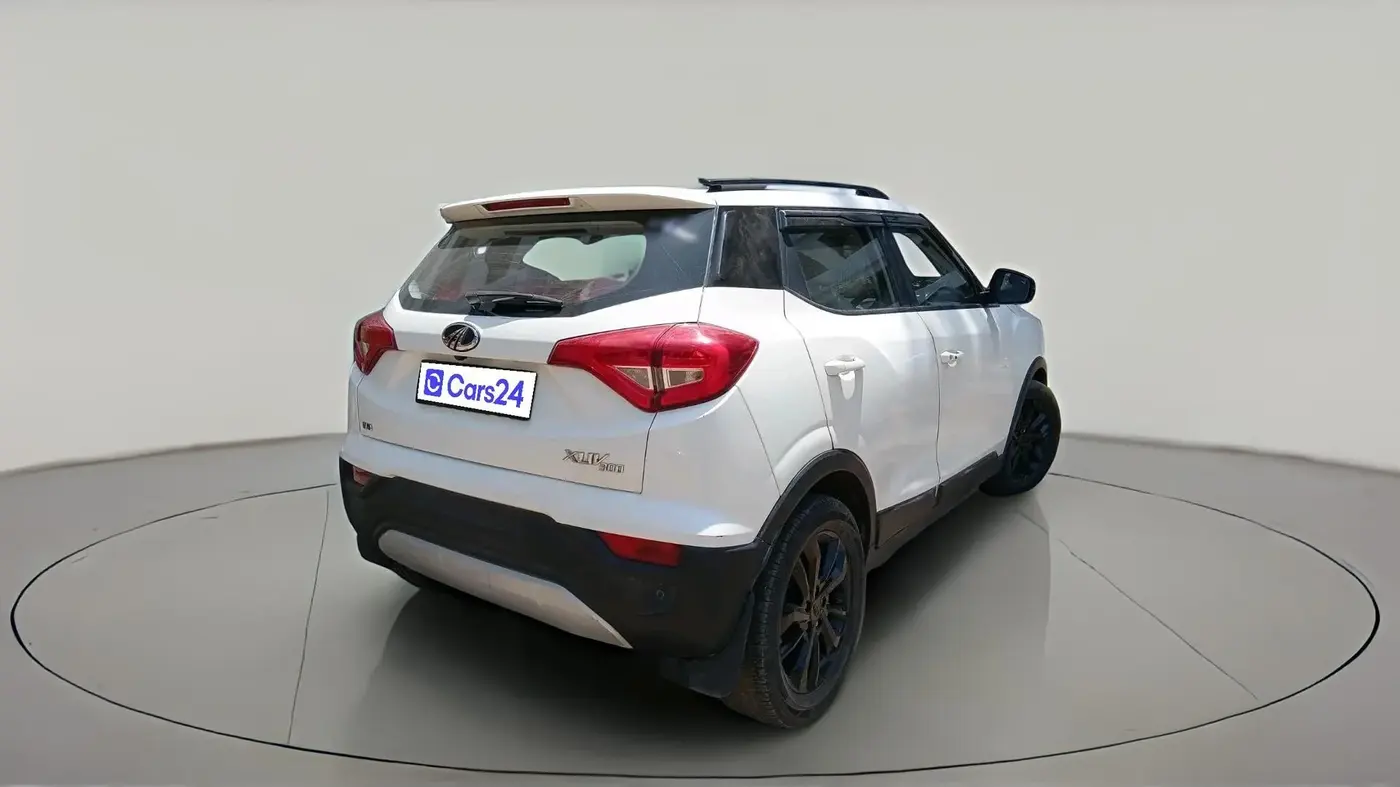 2020 Mahindra XUV300 W8 (O) 1.5 DIESEL, Diesel, Manual, 77,631 km, exterior