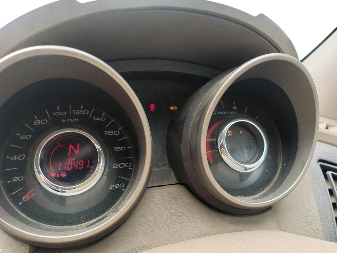 2012 Mahindra XUV500 W8, Diesel, Manual, 1,10,491 km, interior