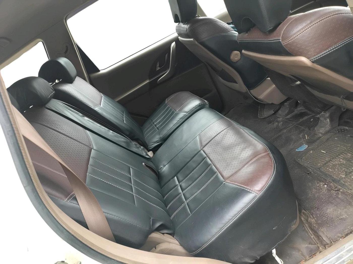 2012 Mahindra XUV500 W8, Diesel, Manual, 1,10,491 km, interior