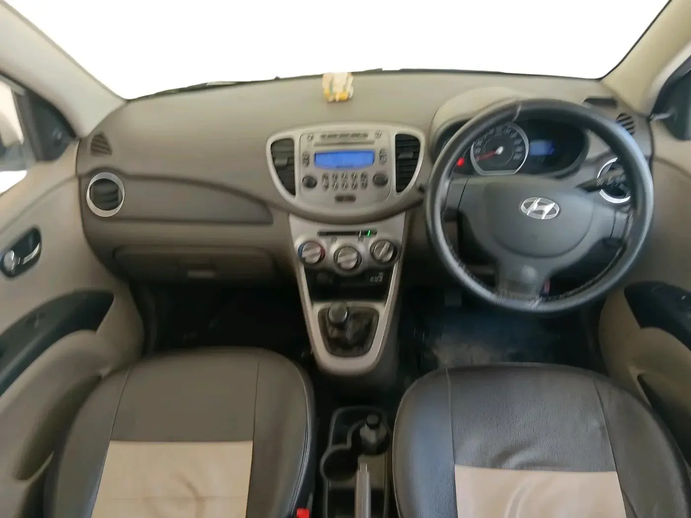 2016 Hyundai i10 SPORTZ 1.1, Petrol, Manual, 53,605 km, interior