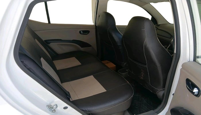 2016 Hyundai i10 SPORTZ 1.1, Petrol, Manual, 53,605 km, interior