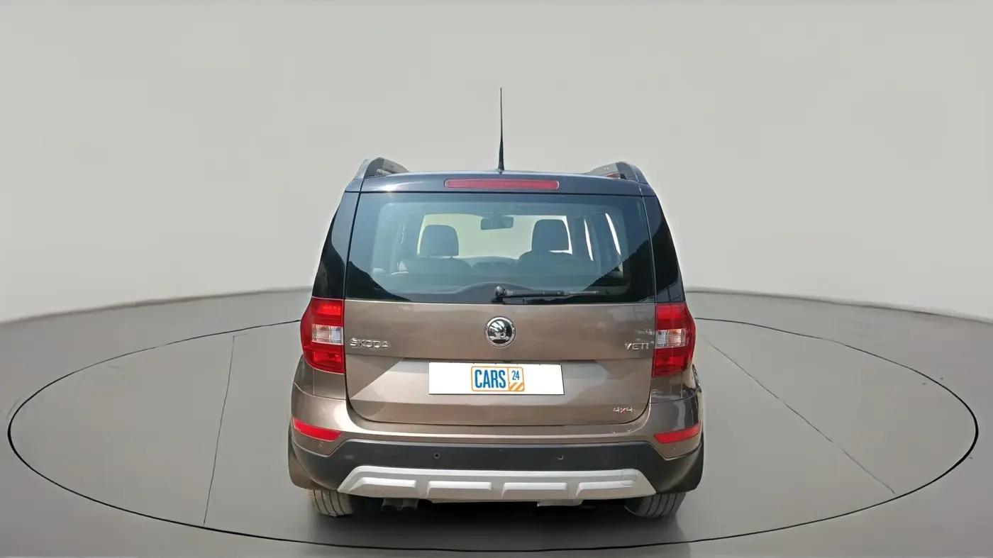 2015 Skoda Yeti ELEGANCE 4 X 4, Diesel, Manual, 1,21,612 km, exterior