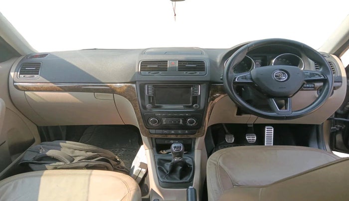 2015 Skoda Yeti ELEGANCE 4 X 4, Diesel, Manual, 1,21,612 km, interior