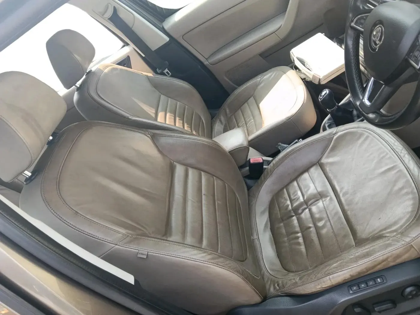 2015 Skoda Yeti ELEGANCE 4 X 4, Diesel, Manual, 1,21,612 km, interior