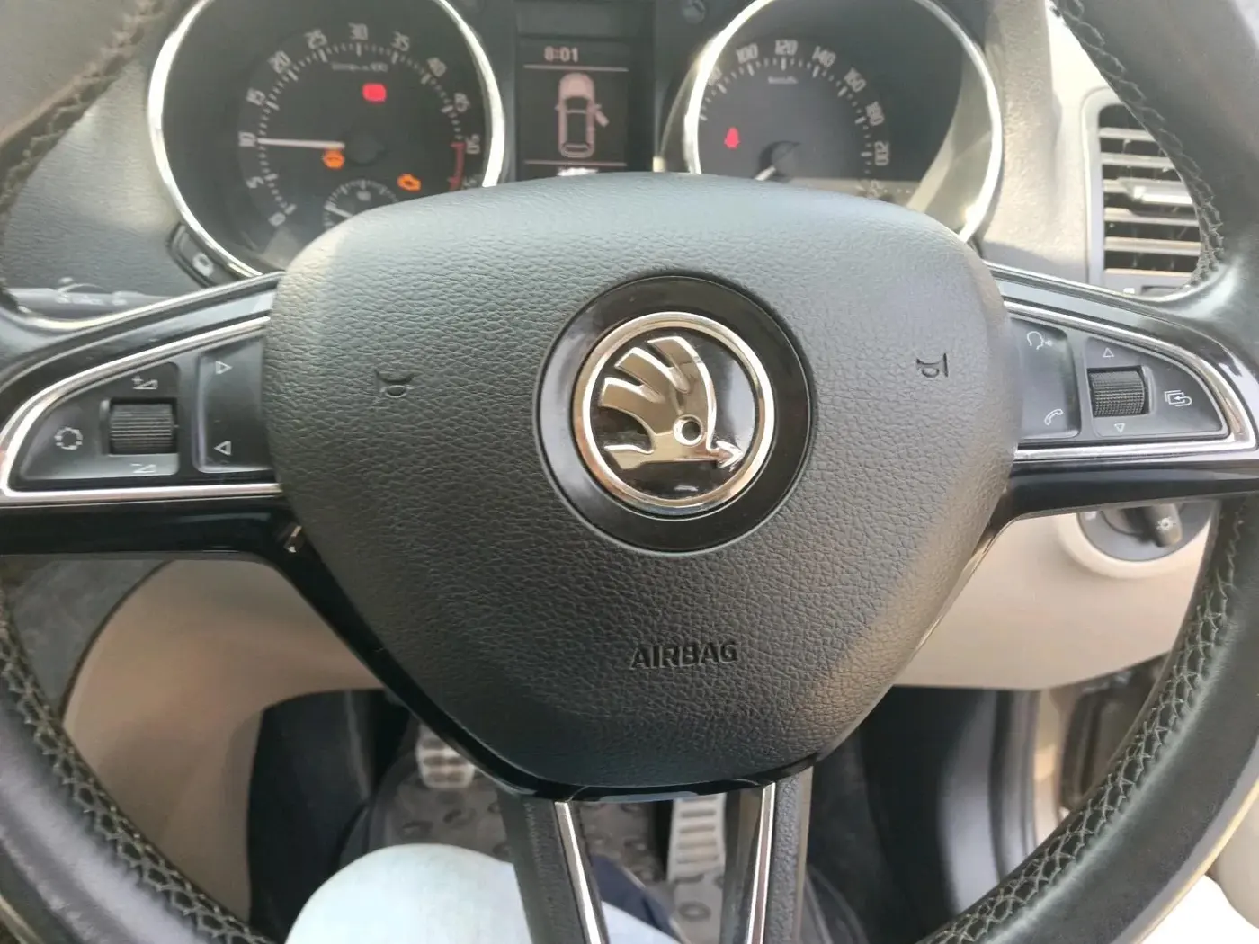 2015 Skoda Yeti ELEGANCE 4 X 4, Diesel, Manual, 1,21,612 km, interior