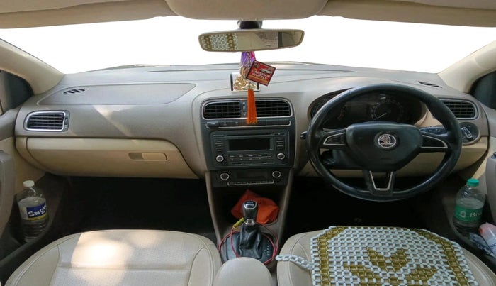 2016 Skoda Rapid 1.5 TDI CR STYLE PLUS AT, Diesel, Automatic, 2,34,175 km, interior