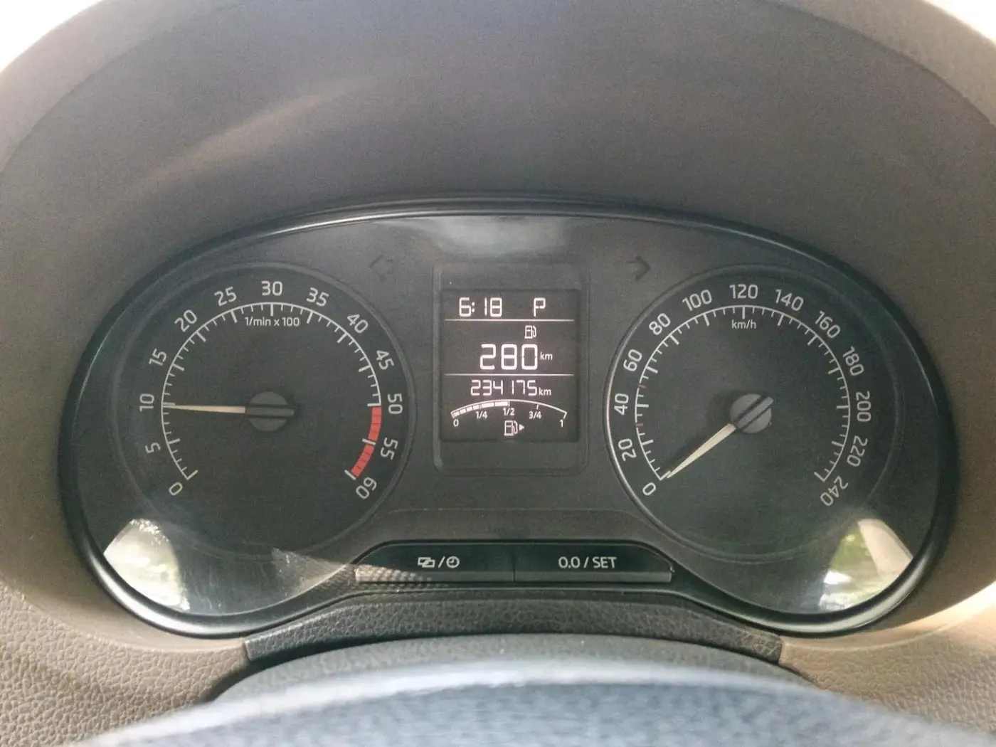 2016 Skoda Rapid 1.5 TDI CR STYLE PLUS AT, Diesel, Automatic, 2,34,175 km, interior