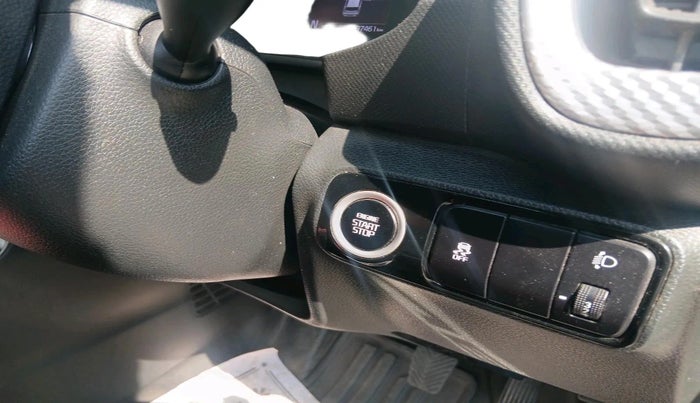 2023 KIA SONET HTK PLUS 1.0 IMT, Petrol, Manual, 37,461 km, interior