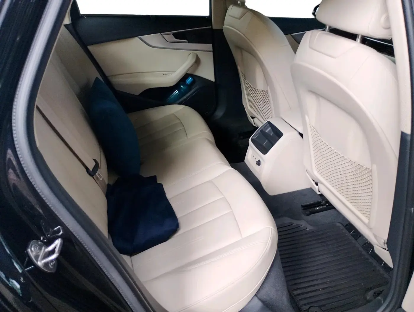 2025 Audi A4 40 TFSI Premium, Petrol, Automatic, 10,309 km, interior