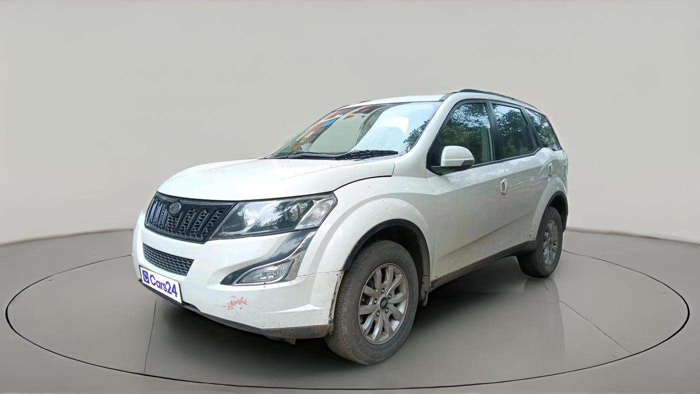 2015 Mahindra XUV500 W10, Diesel, Manual, 1,25,225 km, exterior