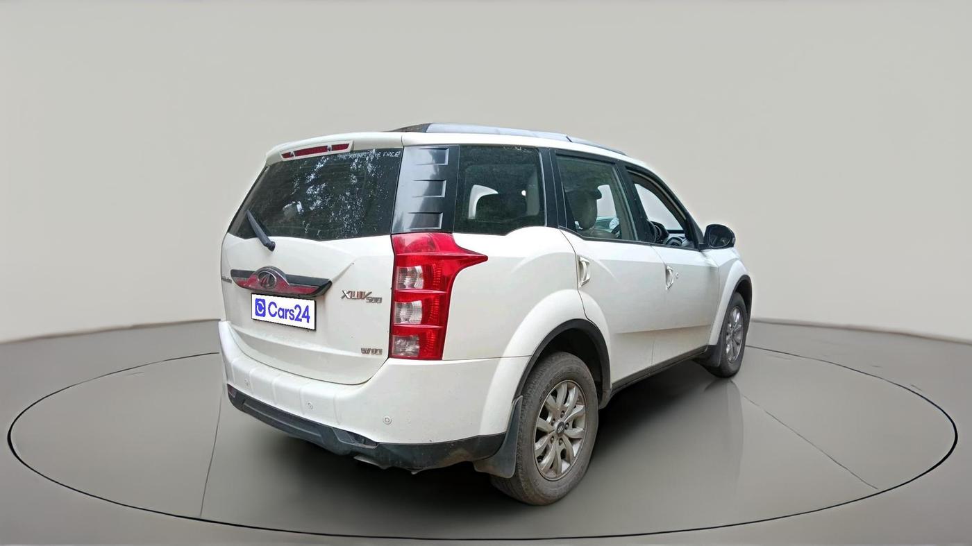 2015 Mahindra XUV500 W10, Diesel, Manual, 1,25,225 km, exterior