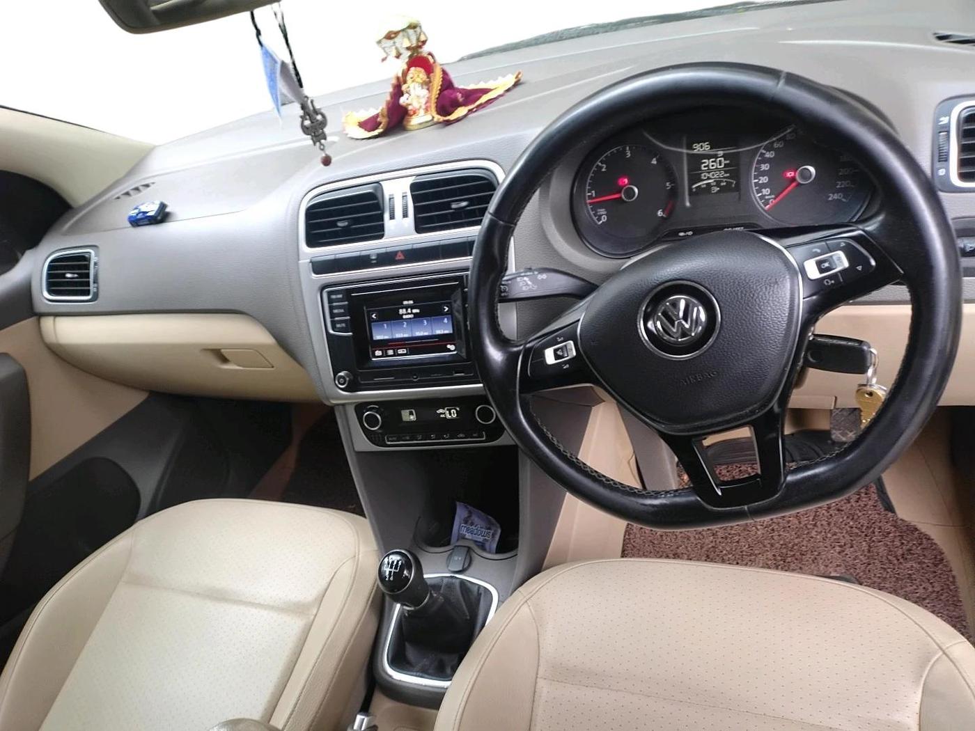 2016 Volkswagen Vento HIGHLINE DIESEL 1.5, Diesel, Manual, 1,04,022 km, interior