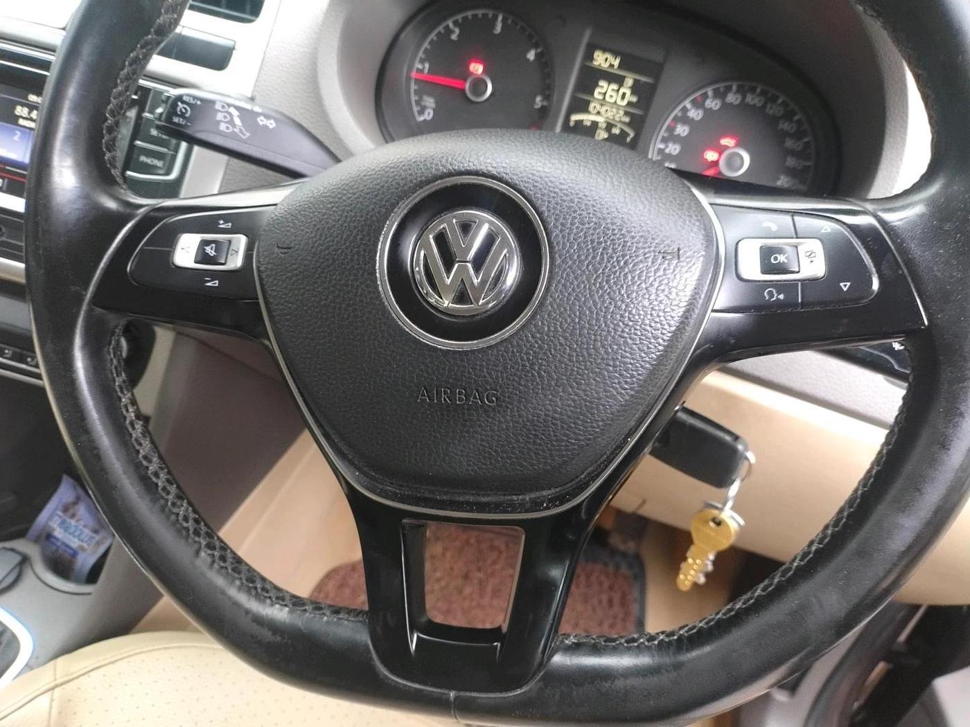 2016 Volkswagen Vento HIGHLINE DIESEL 1.5, Diesel, Manual, 1,04,022 km, interior