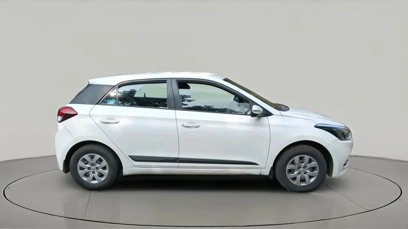 2015 Hyundai Elite i20 SPORTZ 1.2, CNG, Manual, 88,000 km, exterior