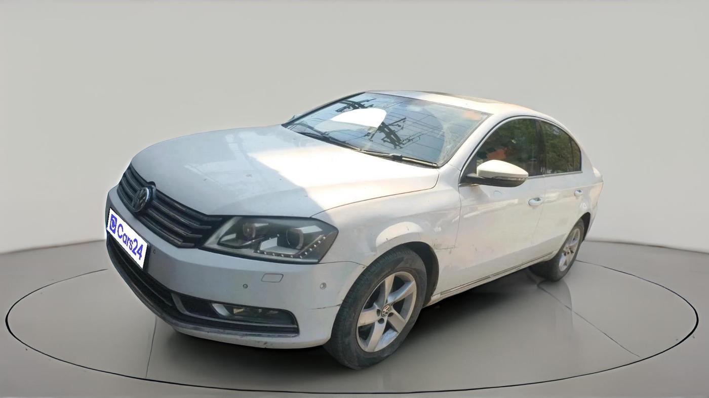 2011 Volkswagen Passat HIGHLINE DSG, Diesel, Automatic, 1,13,000 km, exterior