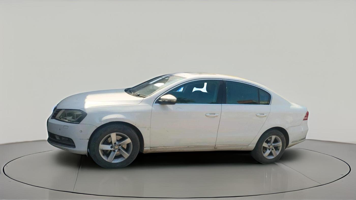 2011 Volkswagen Passat HIGHLINE DSG, Diesel, Automatic, 1,13,000 km, exterior