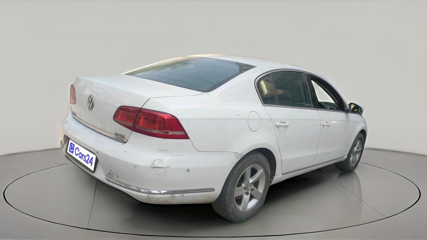 2011 Volkswagen Passat HIGHLINE DSG, Diesel, Automatic, 1,13,000 km, exterior