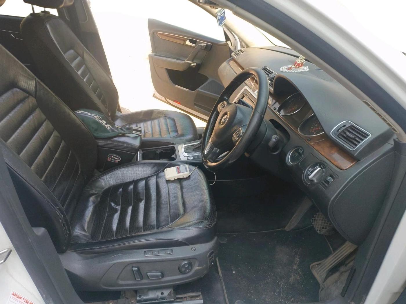 2011 Volkswagen Passat HIGHLINE DSG, Diesel, Automatic, 1,13,000 km, interior