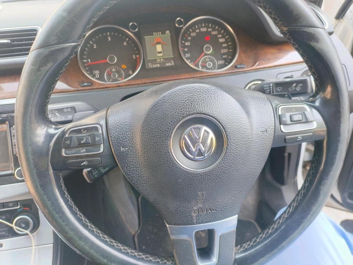 2011 Volkswagen Passat HIGHLINE DSG, Diesel, Automatic, 1,13,000 km, interior
