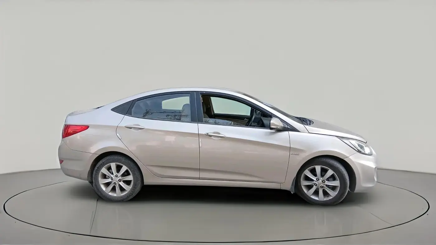 2011 Hyundai Verna FLUIDIC 1.6 CRDI SX, Diesel, Manual, 16,965 km, exterior