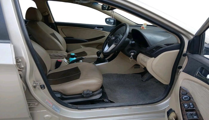 2011 Hyundai Verna FLUIDIC 1.6 CRDI SX, Diesel, Manual, 16,965 km, interior