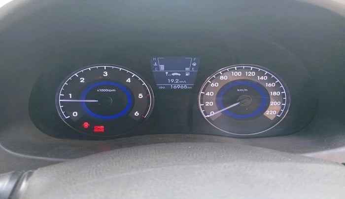 2011 Hyundai Verna FLUIDIC 1.6 CRDI SX, Diesel, Manual, 16,965 km, interior