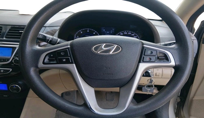 2011 Hyundai Verna FLUIDIC 1.6 CRDI SX, Diesel, Manual, 16,965 km, interior