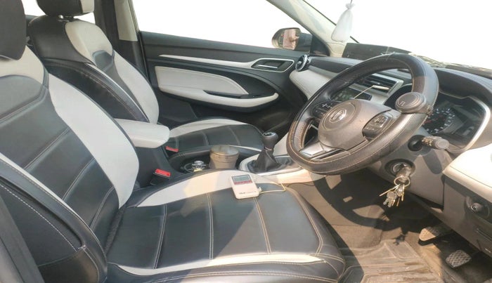 2022 MG ASTOR STYLE 1.5 MT, Petrol, Manual, 27,500 km, interior