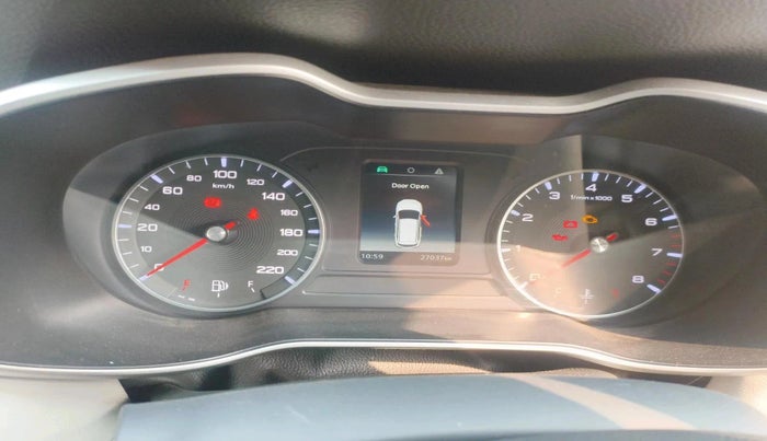 2022 MG ASTOR STYLE 1.5 MT, Petrol, Manual, 27,500 km, interior