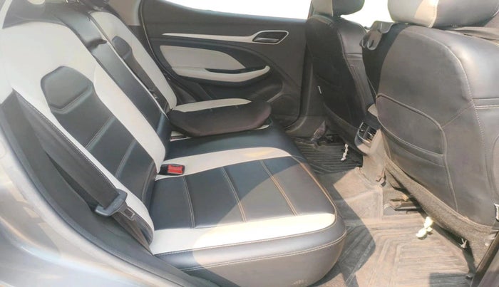 2022 MG ASTOR STYLE 1.5 MT, Petrol, Manual, 27,500 km, interior