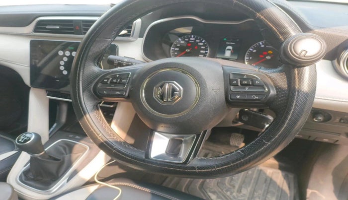 2022 MG ASTOR STYLE 1.5 MT, Petrol, Manual, 27,500 km, interior