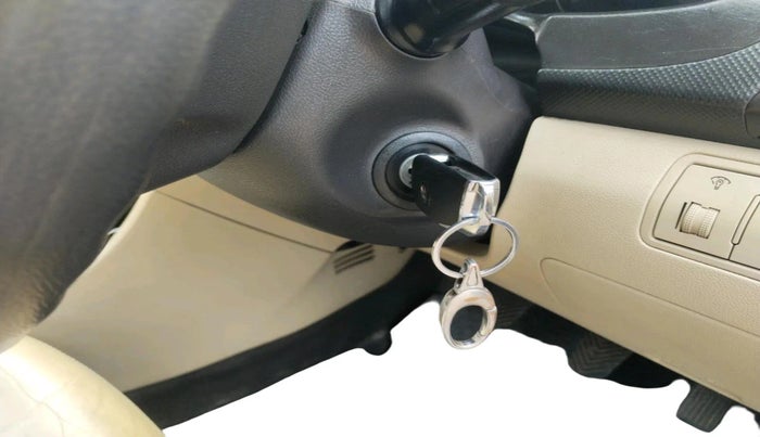 2012 Hyundai Verna FLUIDIC 1.6 VTVT SX, Petrol, Manual, 99,999 km, interior