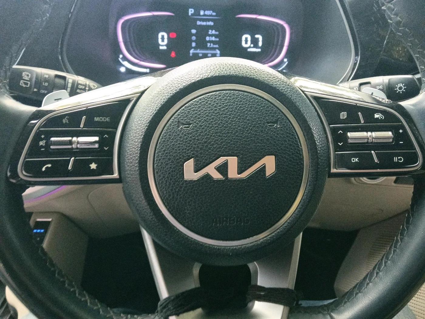 2022 KIA CARENS LUXURY PLUS 1.5 DIESEL AT 6 STR, Diesel, Automatic, 1,06,985 km, interior