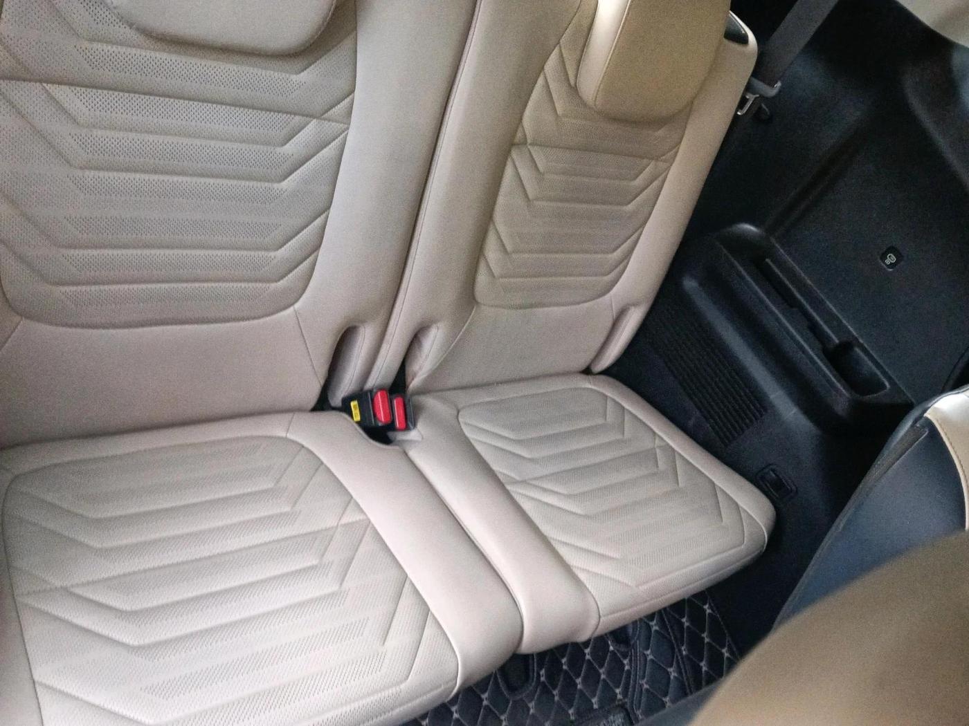 2022 KIA CARENS LUXURY PLUS 1.5 DIESEL AT 6 STR, Diesel, Automatic, 1,06,985 km, interior