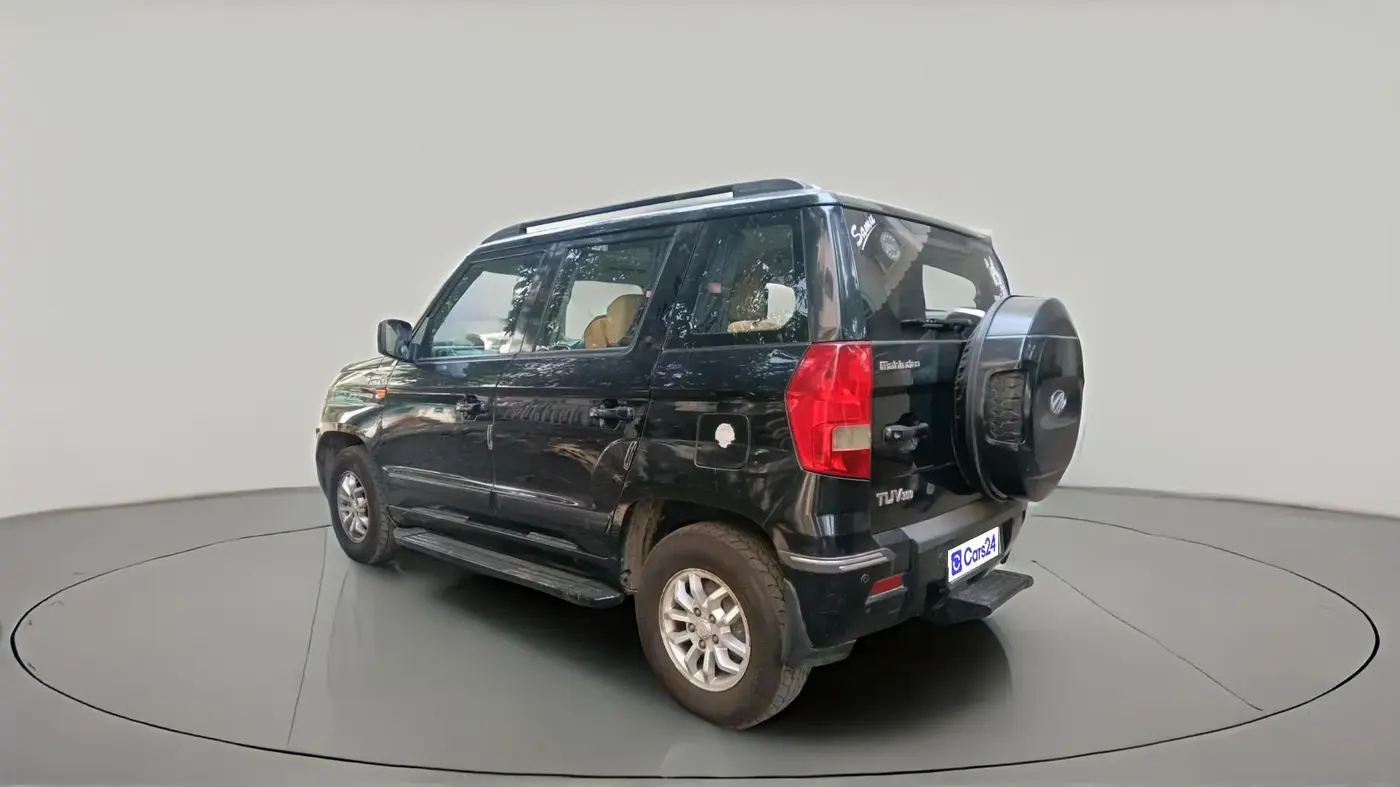 2016 Mahindra TUV300 T8, Diesel, Manual, 1,98,038 km, exterior