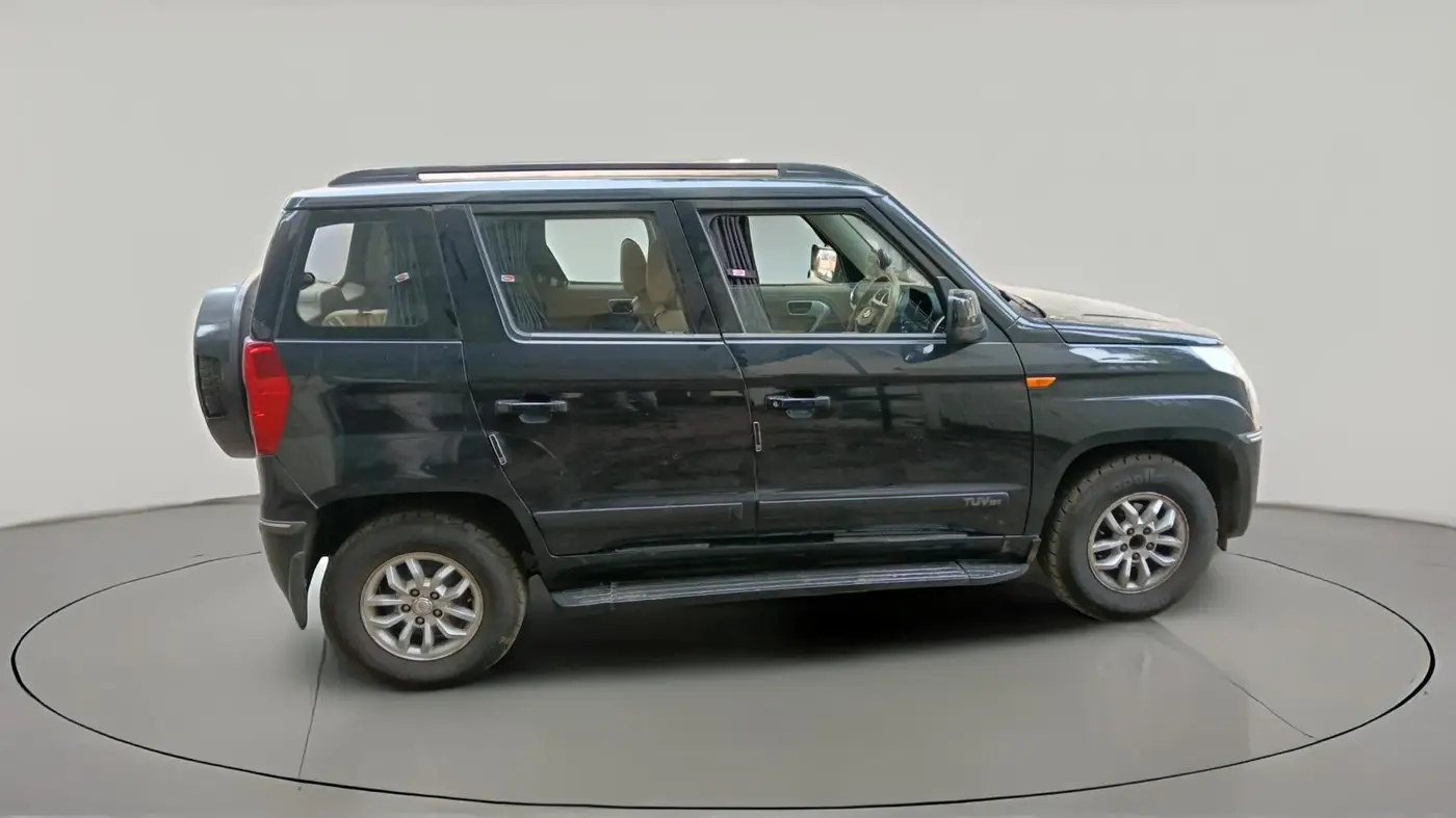 2016 Mahindra TUV300 T8, Diesel, Manual, 1,98,038 km, exterior