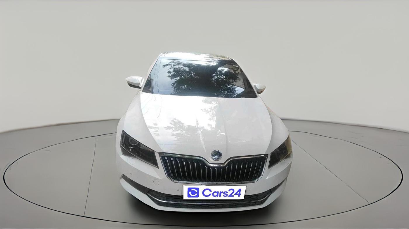 2016 Skoda Superb L&K 2.0 TDI AT, Diesel, Automatic, 2,13,468 km, exterior