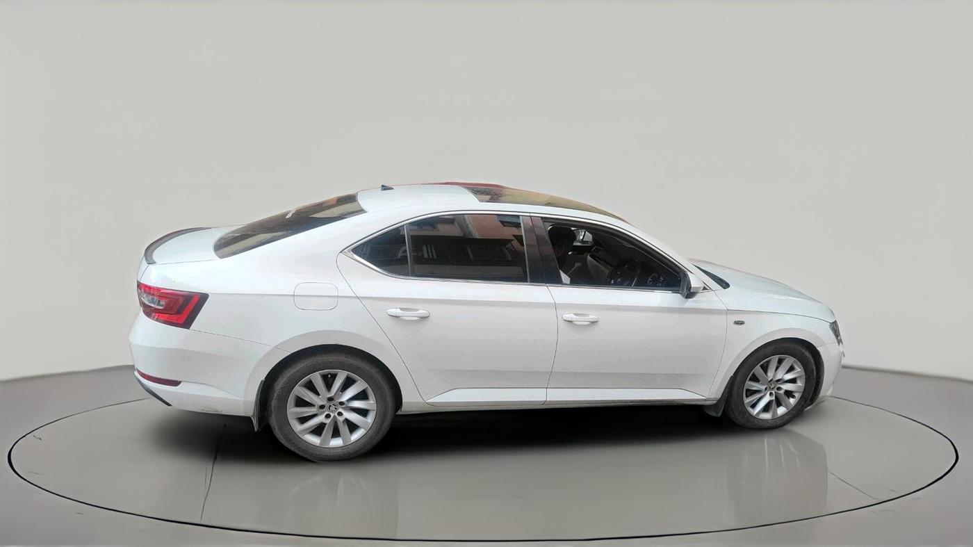 2016 Skoda Superb L&K 2.0 TDI AT, Diesel, Automatic, 2,13,468 km, exterior