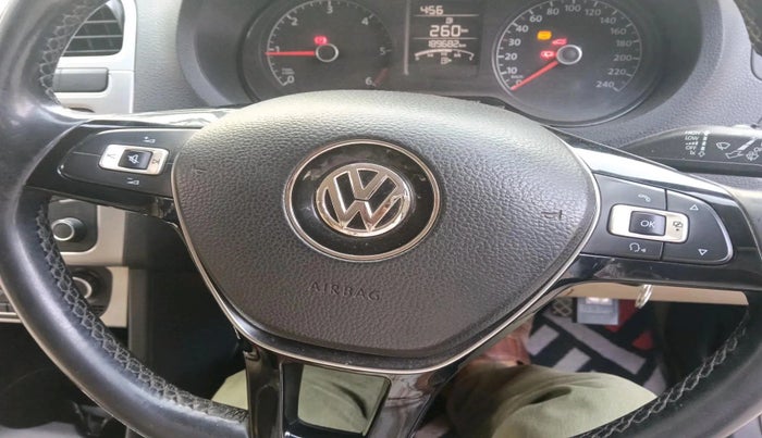 2014 Volkswagen Polo HIGHLINE1.5L, Diesel, Manual, 1,91,000 km, interior