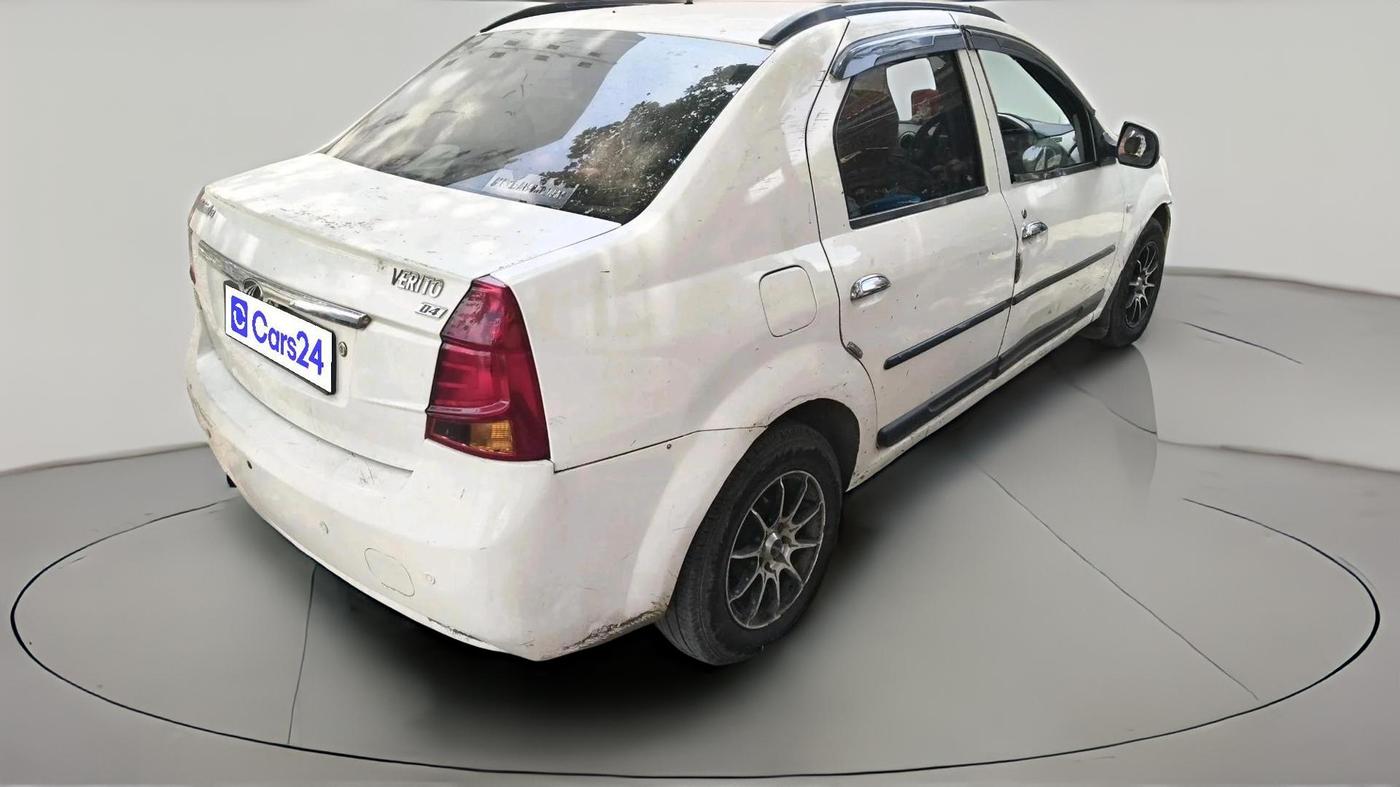 2013 Mahindra Verito 1.5 D4, Diesel, Manual, 1,02,366 km, exterior