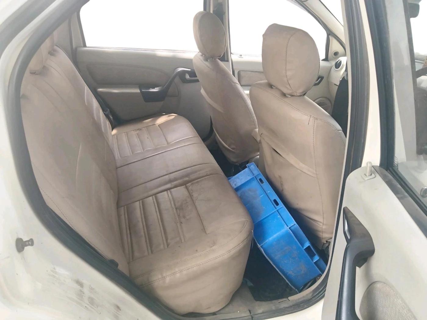 2013 Mahindra Verito 1.5 D4, Diesel, Manual, 1,02,366 km, interior