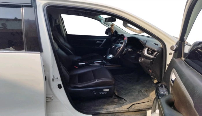 2017 Toyota Fortuner 2.8 4X2 AT, Diesel, Automatic, 1,30,245 km, interior