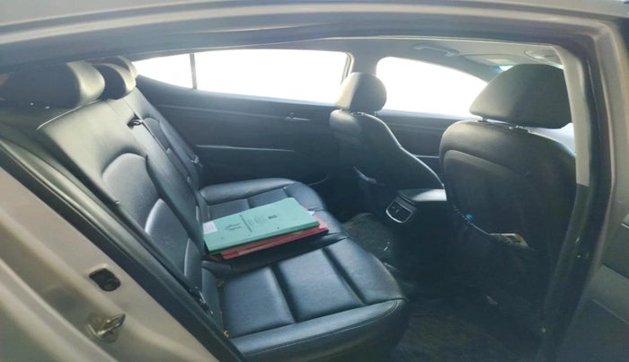 2018 Hyundai New Elantra 1.6 SX (O) MT DIESEL, Diesel, Manual, 1,62,091 km, interior