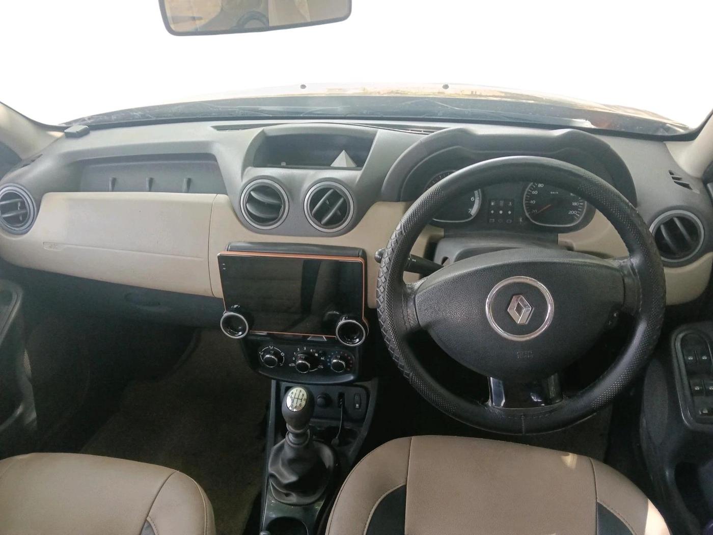 2013 Renault Duster 110 PS RXZ DIESEL PLUS, Diesel, Manual, 1,54,856 km, interior