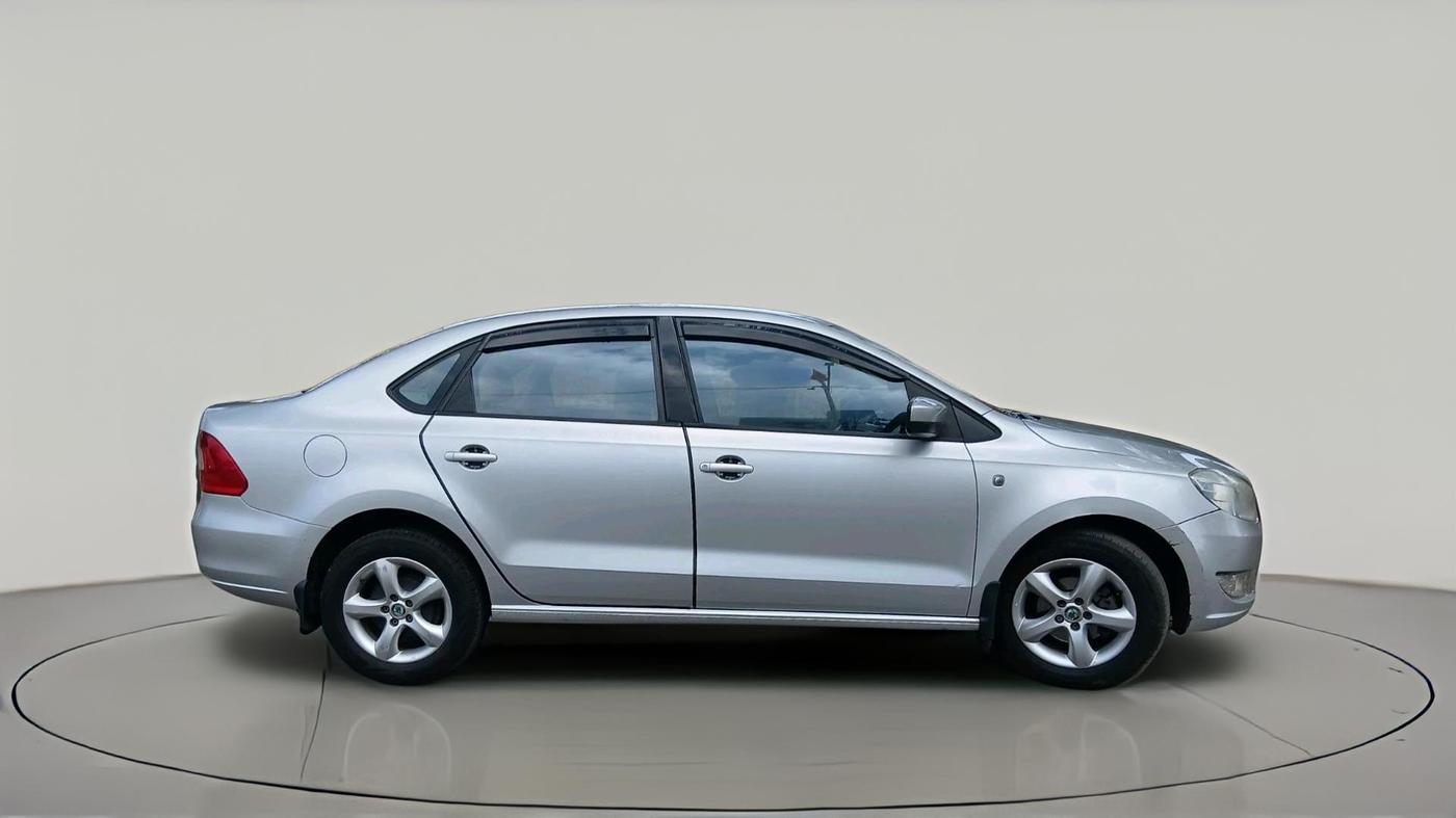 2012 Skoda Rapid AMBITION 1.6 MPI MT, Petrol, Manual, 90,240 km, exterior