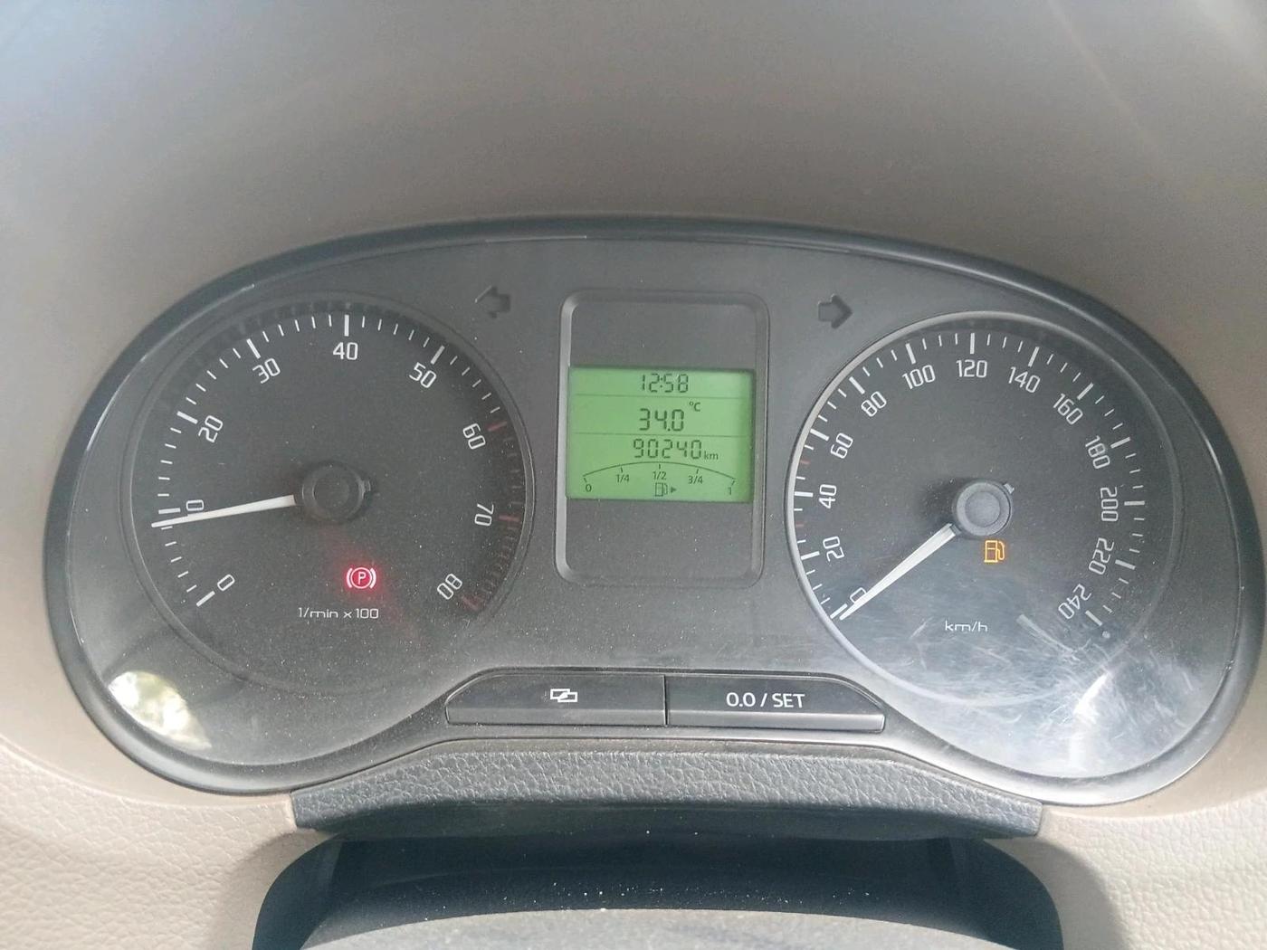 2012 Skoda Rapid AMBITION 1.6 MPI MT, Petrol, Manual, 90,240 km, interior